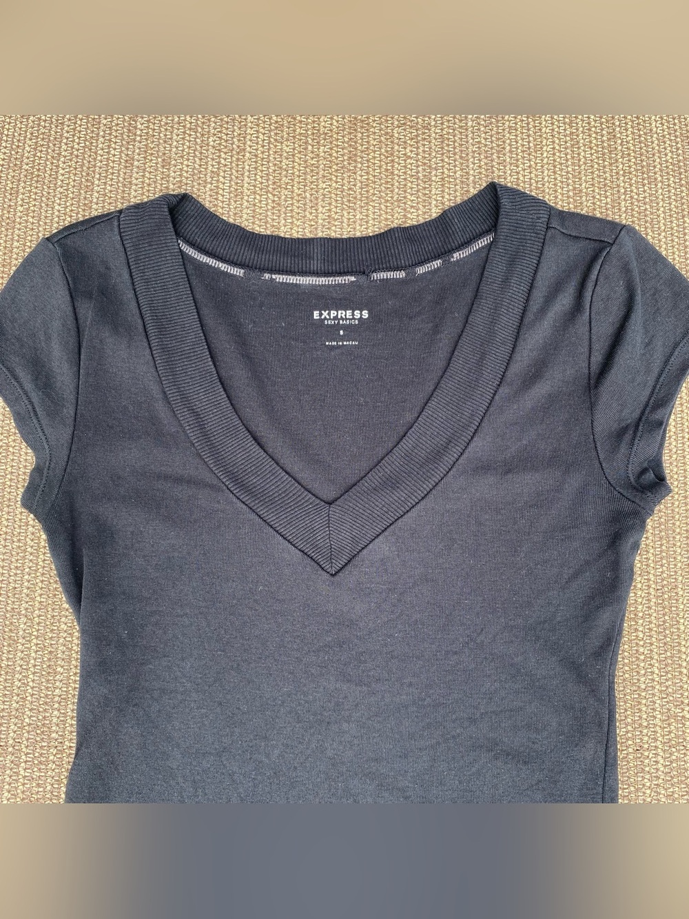 Express Navy V-Neck Ribbed Tank Top - Picture 2 of 7
